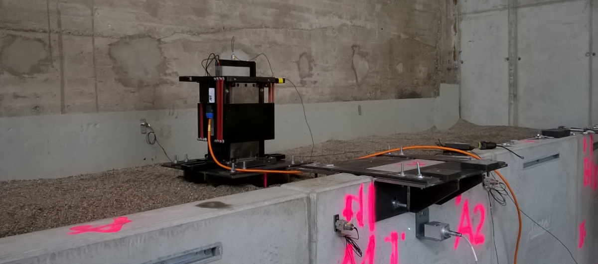 SIBS test stand with Long Stroke Shaker