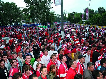 crowds of people at a football game