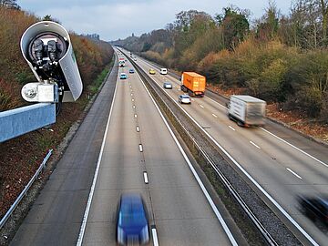 traffic camera directed at the highway