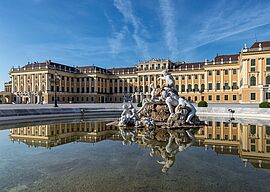 [Translate to English:] Schloss Schoenbrunn Ehrenhof (c) Schloss_Schoenbrunn_Kultur-_und_Betriebsges.m.b.H._Alexander_Eugen_Koller