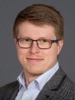 Portrait photo of Thomas Klein