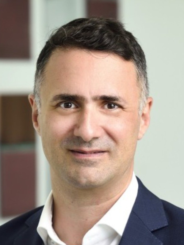 Profilbild Portrait photo of Daniel Pepl, MAS MBA